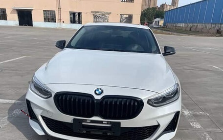 BMW 1 серия, 2022 год, 1 700 000 рублей, 2 фотография