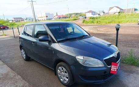Skoda Fabia II, 2010 год, 405 000 рублей, 3 фотография