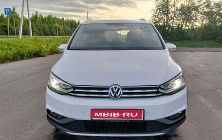 Volkswagen Touran III, 2020 год, 2 850 000 рублей, 1 фотография