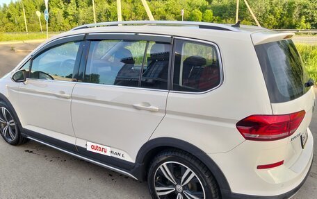 Volkswagen Touran III, 2020 год, 2 850 000 рублей, 4 фотография