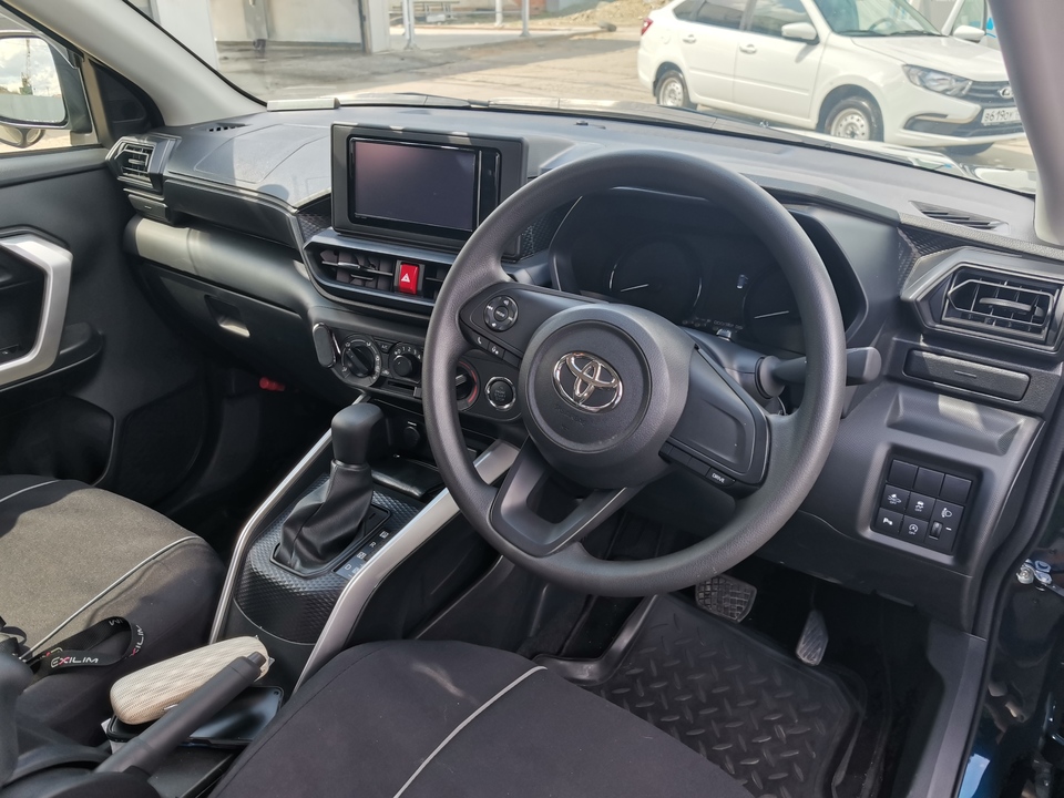 Toyota Raize I, 2023 год, 2 100 000 рублей, 9 фотография