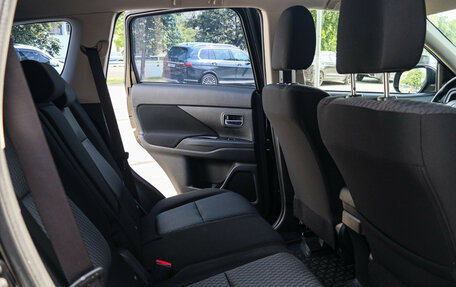 Mitsubishi Outlander III рестайлинг 3, 2015 год, 2 180 000 рублей, 9 фотография