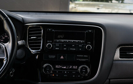 Mitsubishi Outlander III рестайлинг 3, 2015 год, 2 180 000 рублей, 11 фотография