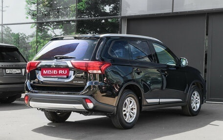 Mitsubishi Outlander III рестайлинг 3, 2015 год, 2 180 000 рублей, 4 фотография