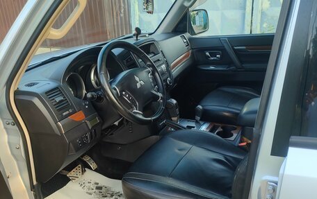 Mitsubishi Pajero IV, 2007 год, 1 300 000 рублей, 10 фотография