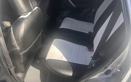 Toyota RAV4, 2004 год, 930 000 рублей, 8 фотография