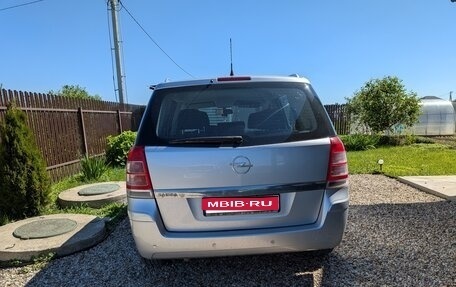 Opel Zafira B, 2012 год, 800 000 рублей, 1 фотография