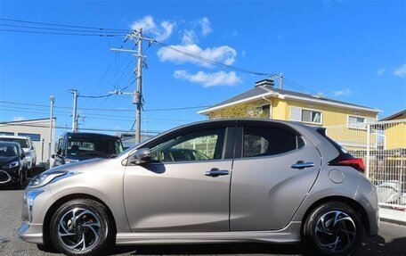 Toyota Yaris, 2022 год, 966 000 рублей, 2 фотография
