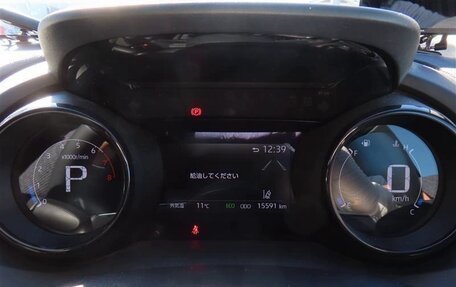 Toyota Yaris, 2022 год, 966 000 рублей, 7 фотография