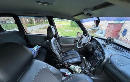 Chevrolet Niva I рестайлинг, 2004 год, 190 000 рублей, 8 фотография