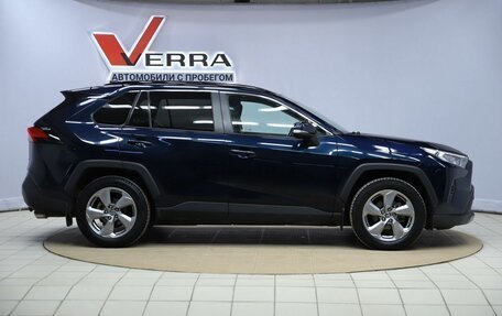 Toyota RAV4, 2020 год, 2 730 000 рублей, 4 фотография