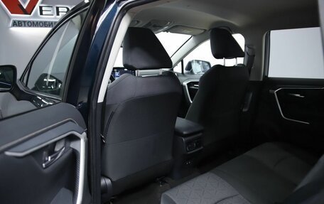 Toyota RAV4, 2020 год, 2 730 000 рублей, 10 фотография