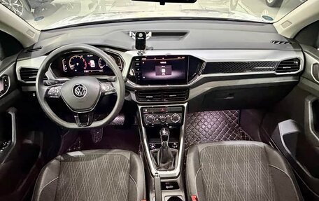 Volkswagen T-Cross I, 2022 год, 1 410 000 рублей, 10 фотография