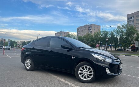 Hyundai Solaris II рестайлинг, 2012 год, 720 000 рублей, 2 фотография