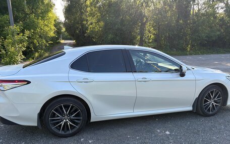 Toyota Camry, 2021 год, 3 120 000 рублей, 4 фотография