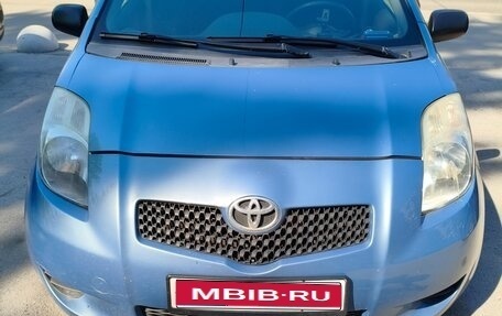 Toyota Yaris III рестайлинг, 2007 год, 550 000 рублей, 1 фотография