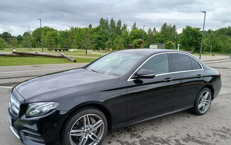 Mercedes-Benz E-Класс, 2019 год, 3 250 000 рублей, 2 фотография