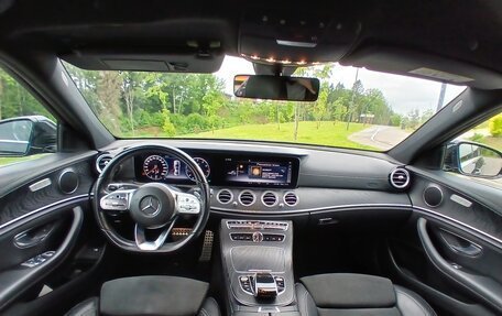 Mercedes-Benz E-Класс, 2019 год, 3 250 000 рублей, 10 фотография