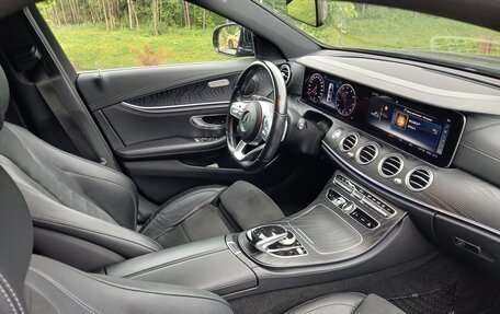 Mercedes-Benz E-Класс, 2019 год, 3 250 000 рублей, 8 фотография