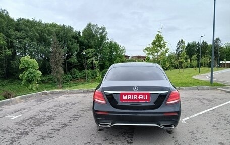 Mercedes-Benz E-Класс, 2019 год, 3 250 000 рублей, 5 фотография