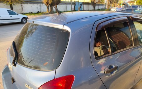 Toyota Yaris III рестайлинг, 2007 год, 550 000 рублей, 3 фотография