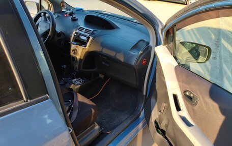 Toyota Yaris III рестайлинг, 2007 год, 550 000 рублей, 2 фотография