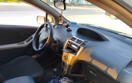 Toyota Yaris III рестайлинг, 2007 год, 550 000 рублей, 4 фотография