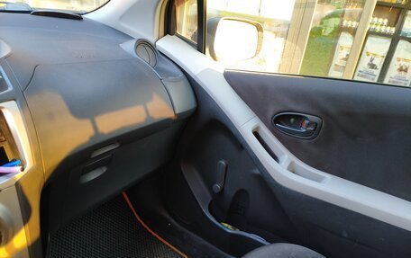 Toyota Yaris III рестайлинг, 2007 год, 550 000 рублей, 9 фотография