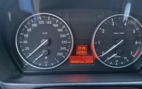 BMW 3 серия, 2011 год, 1 300 000 рублей, 16 фотография