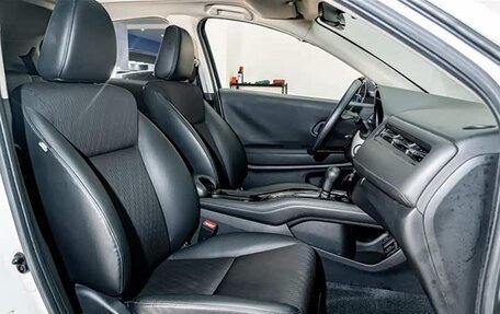 Honda Vezel, 2021 год, 1 280 000 рублей, 9 фотография