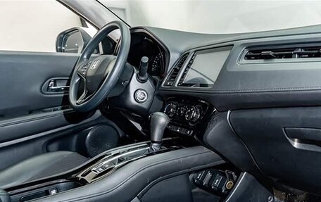 Honda Vezel, 2021 год, 1 280 000 рублей, 10 фотография