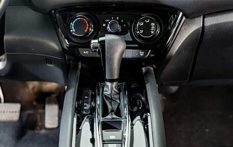 Honda Vezel, 2021 год, 1 280 000 рублей, 15 фотография