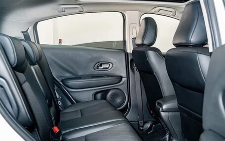 Honda Vezel, 2021 год, 1 280 000 рублей, 20 фотография