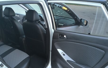 Hyundai Solaris II рестайлинг, 2012 год, 740 000 рублей, 7 фотография