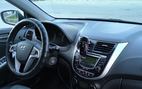 Hyundai Solaris II рестайлинг, 2012 год, 740 000 рублей, 10 фотография