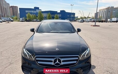 Mercedes-Benz E-Класс, 2019 год, 2 600 000 рублей, 2 фотография