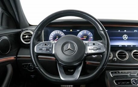 Mercedes-Benz E-Класс, 2019 год, 2 600 000 рублей, 10 фотография