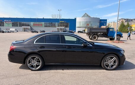 Mercedes-Benz E-Класс, 2019 год, 2 600 000 рублей, 4 фотография