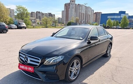 Mercedes-Benz E-Класс, 2019 год, 2 600 000 рублей, 3 фотография