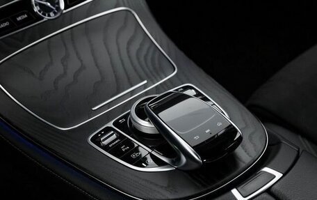 Mercedes-Benz E-Класс, 2019 год, 2 600 000 рублей, 19 фотография