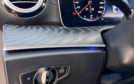 Mercedes-Benz E-Класс, 2019 год, 2 600 000 рублей, 23 фотография