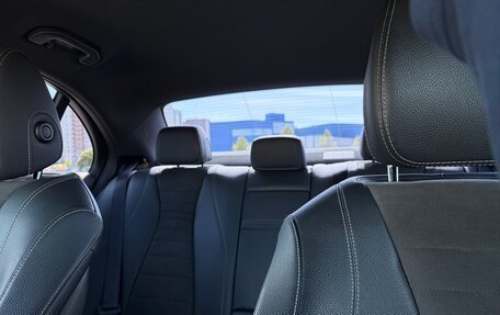 Mercedes-Benz E-Класс, 2019 год, 2 600 000 рублей, 18 фотография