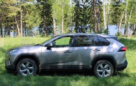 Toyota RAV4, 2020 год, 3 100 000 рублей, 11 фотография