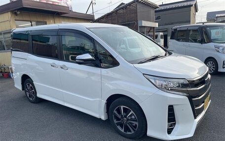 Toyota Noah III, 2021 год, 1 957 009 рублей, 2 фотография