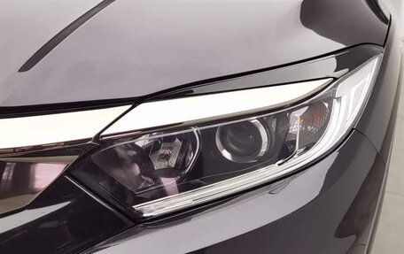 Honda Vezel, 2021 год, 1 300 000 рублей, 3 фотография