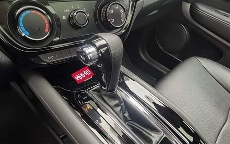 Honda Vezel, 2021 год, 1 300 000 рублей, 13 фотография