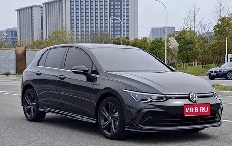 Volkswagen Golf VIII, 2023 год, 1 980 000 рублей, 1 фотография