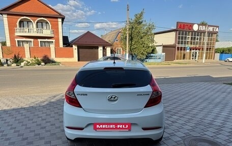 Hyundai Solaris II рестайлинг, 2015 год, 1 050 000 рублей, 4 фотография