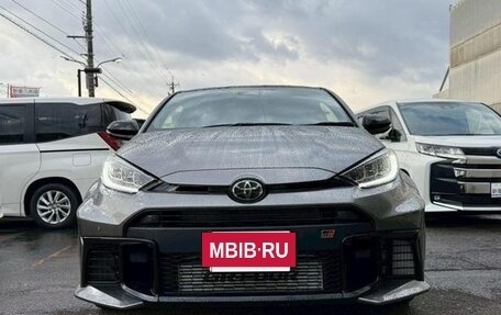 Toyota Yaris, 2025 год, 4 900 000 рублей, 2 фотография