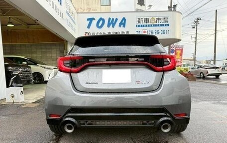 Toyota Yaris, 2025 год, 4 900 000 рублей, 25 фотография